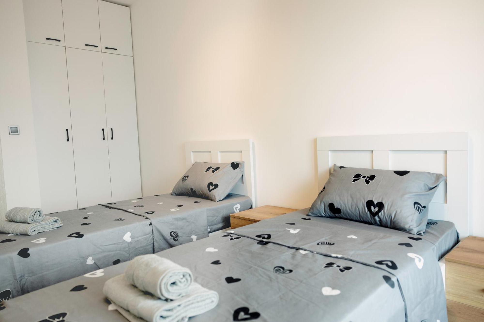 33Rd Floor Twin Apartments In Cevahir Sky City Complex With Pool, Spa, Fitness And Parking Included In Price Skopje Exterior photo