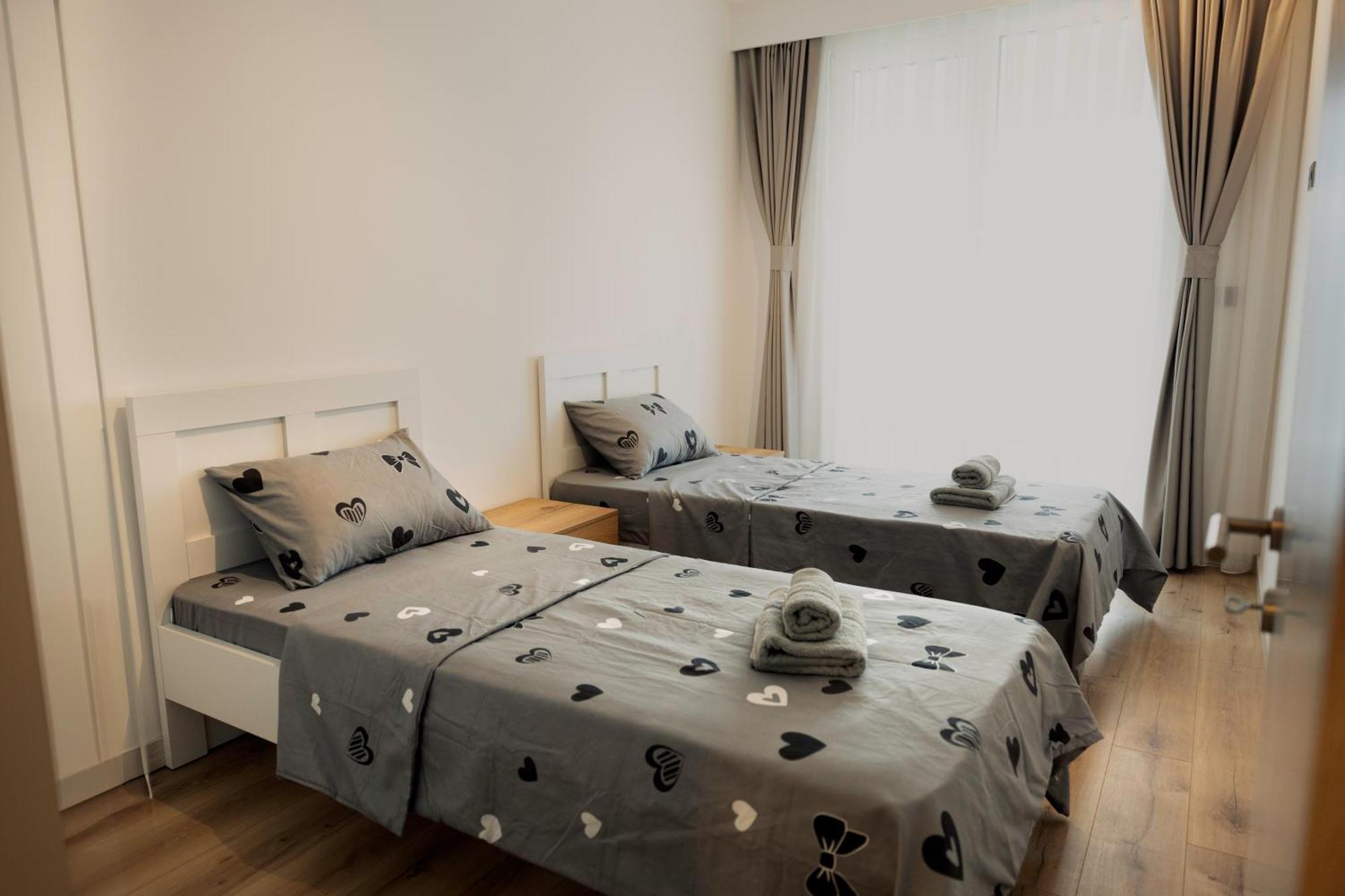 33Rd Floor Twin Apartments In Cevahir Sky City Complex With Pool, Spa, Fitness And Parking Included In Price Skopje Exterior photo