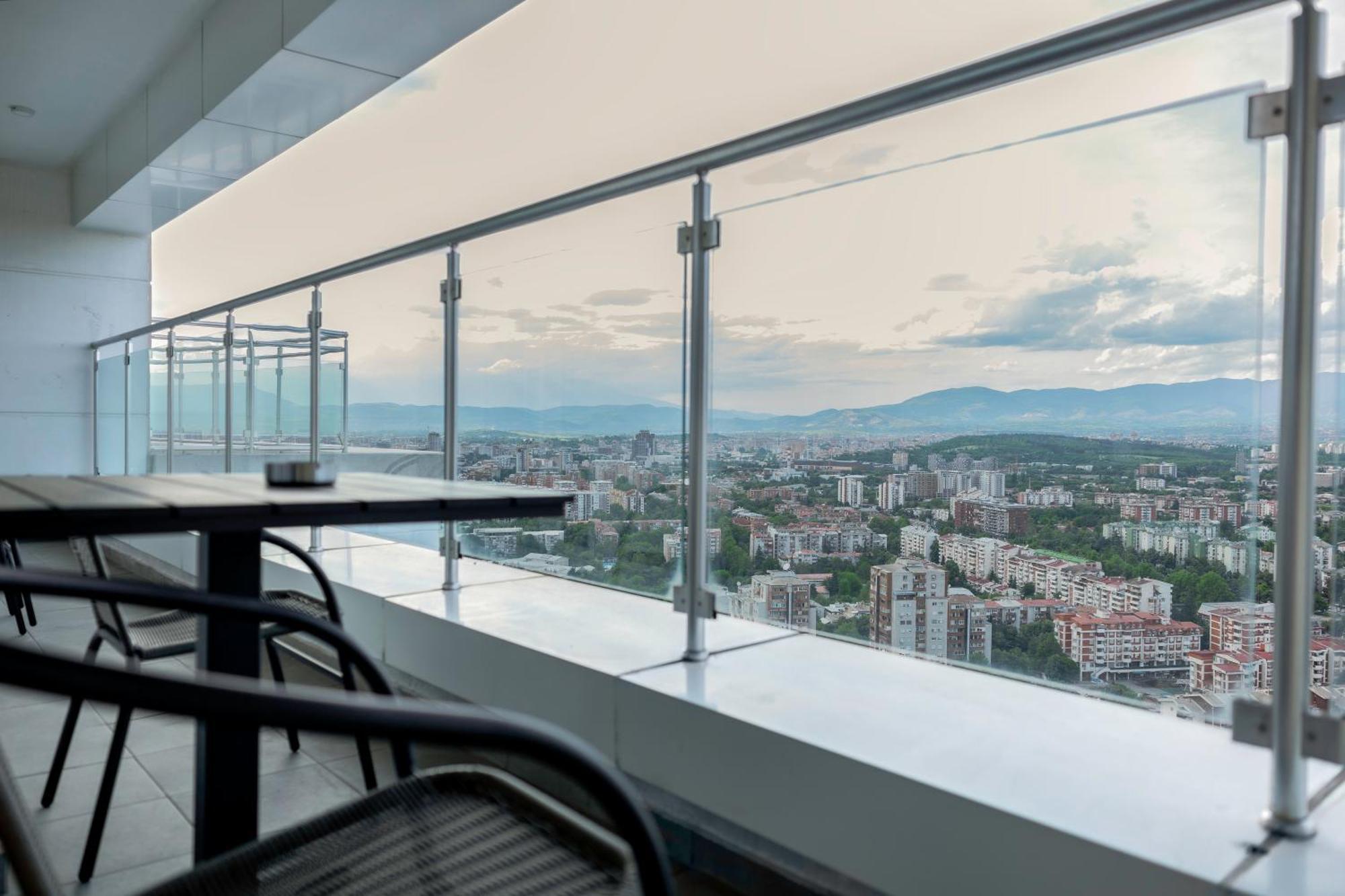 33Rd Floor Twin Apartments In Cevahir Sky City Complex With Pool, Spa, Fitness And Parking Included In Price Skopje Exterior photo